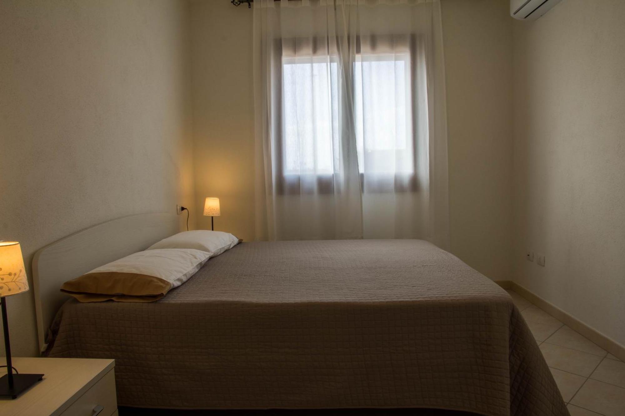 Gf Apartments La Vigna Badesi Luaran gambar
