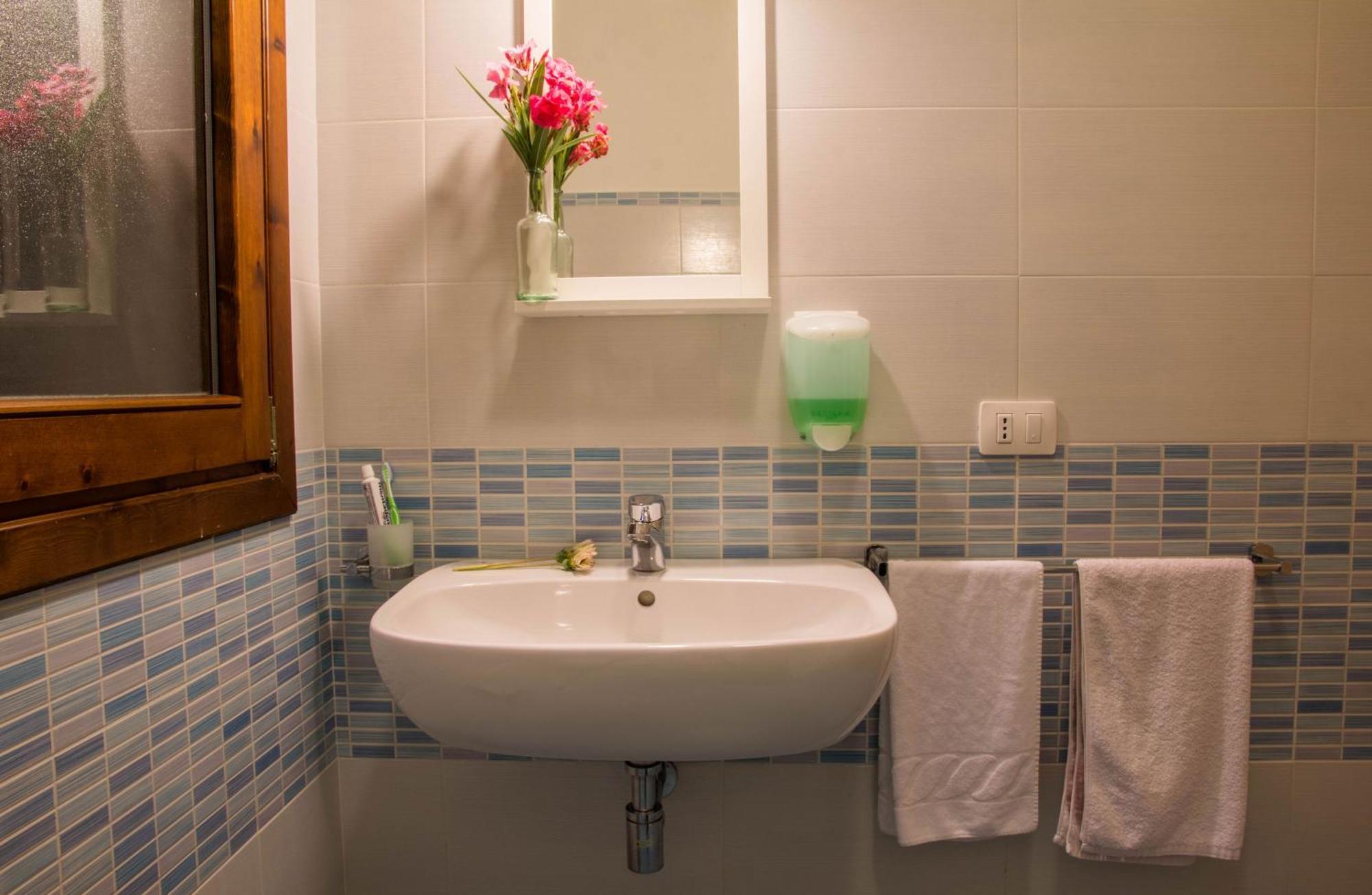 Gf Apartments La Vigna Badesi Luaran gambar