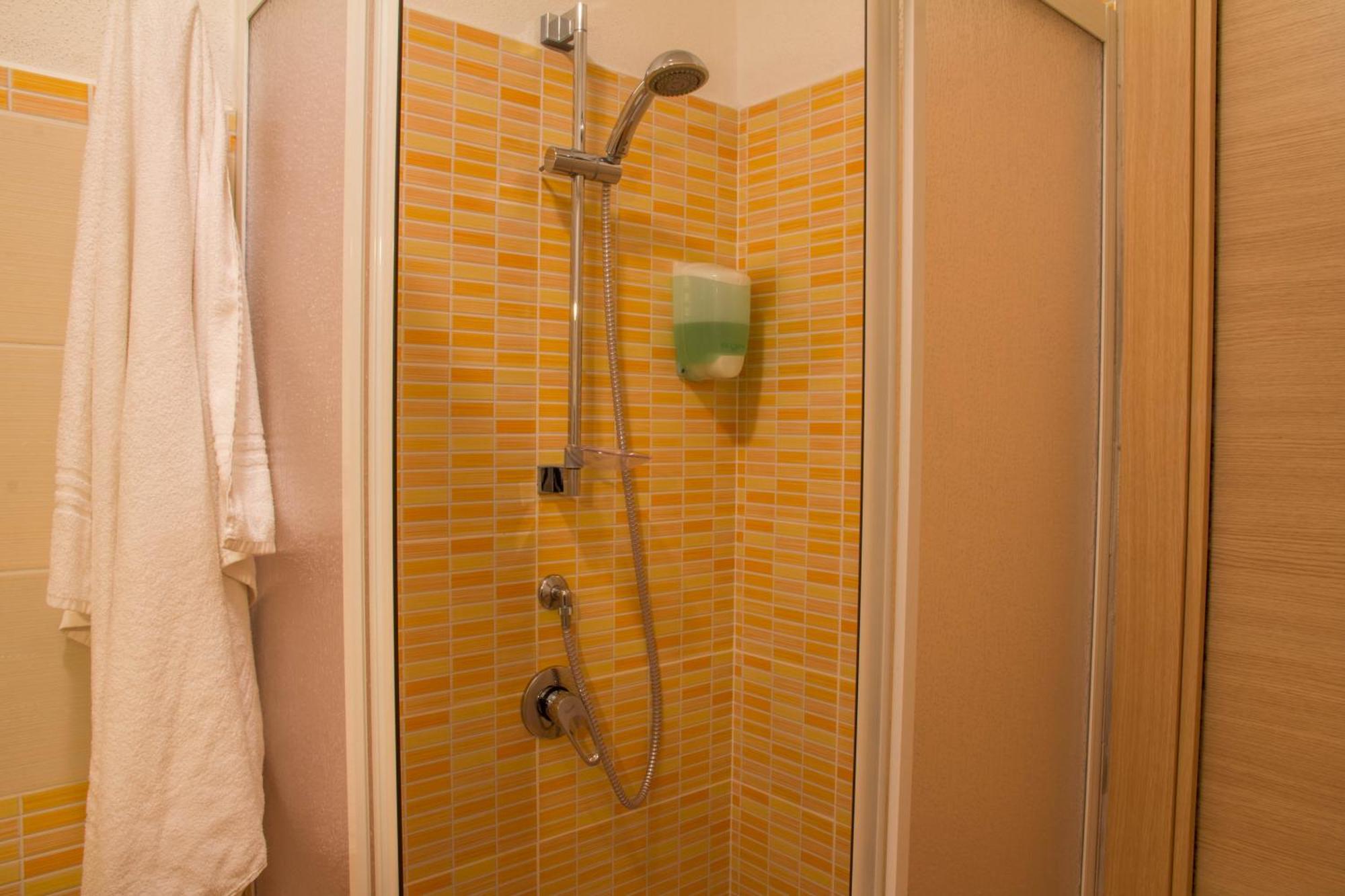 Gf Apartments La Vigna Badesi Luaran gambar