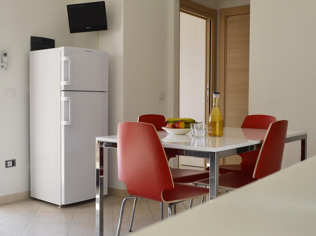 Gf Apartments La Vigna Badesi Luaran gambar