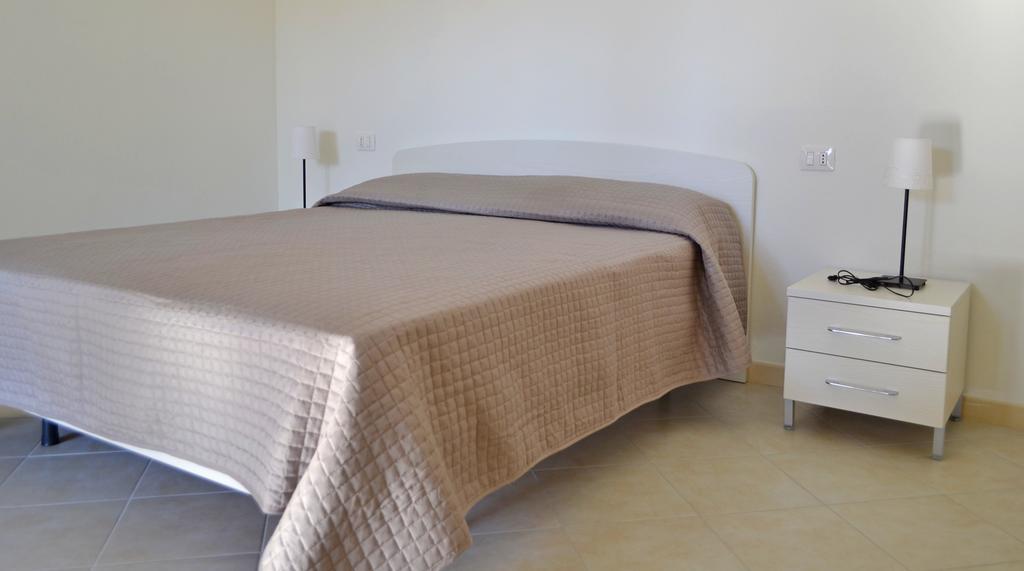 Gf Apartments La Vigna Badesi Bilik gambar