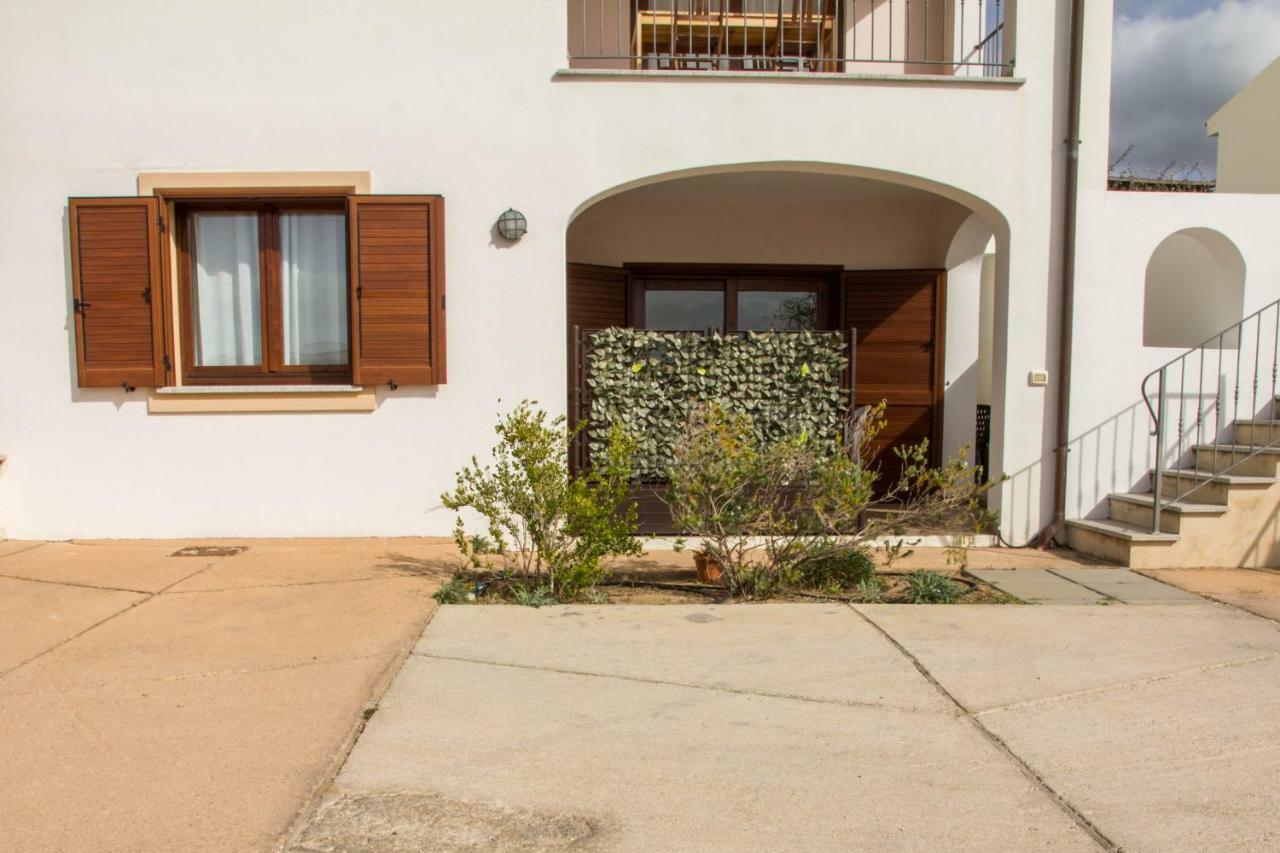 Gf Apartments La Vigna Badesi Luaran gambar