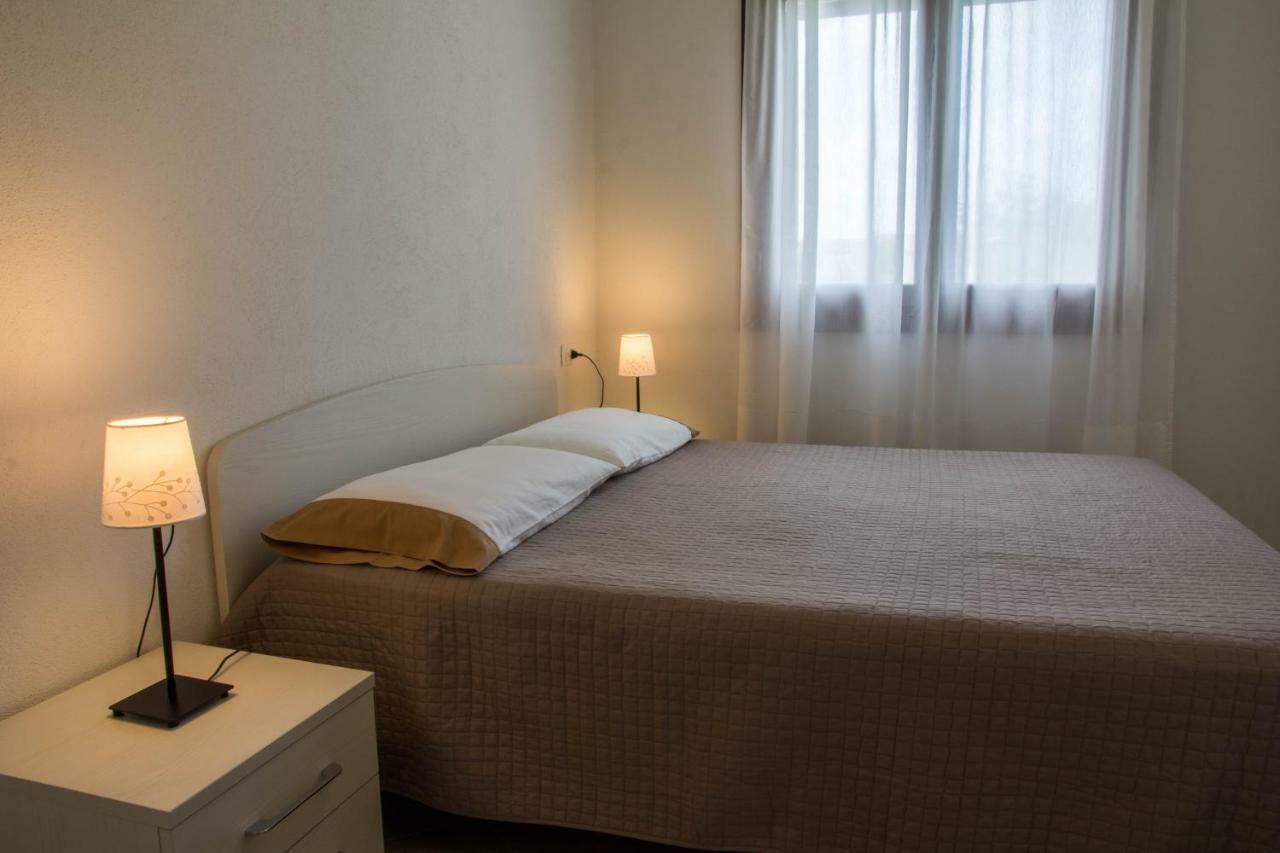 Gf Apartments La Vigna Badesi Luaran gambar