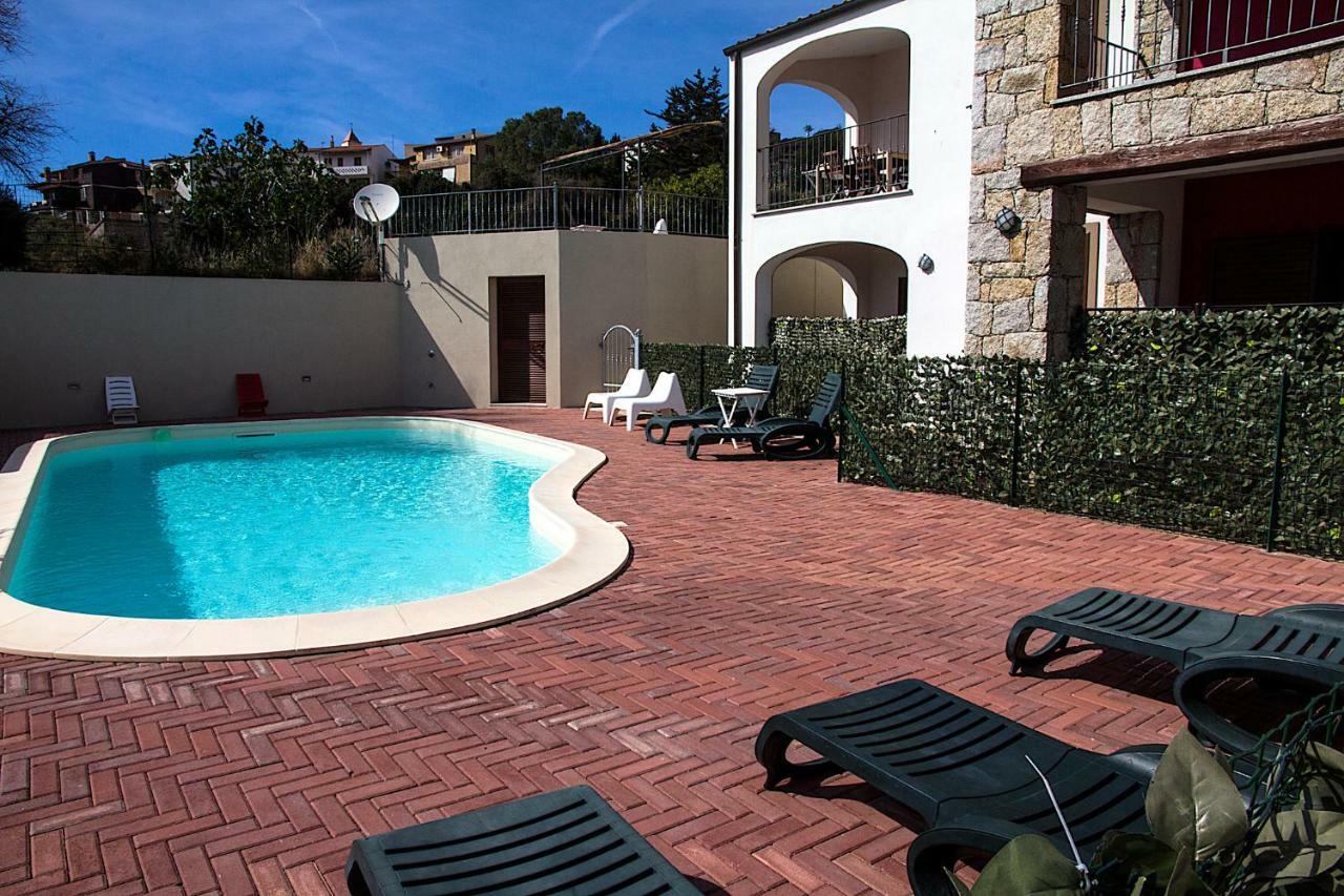 Gf Apartments La Vigna Badesi Luaran gambar