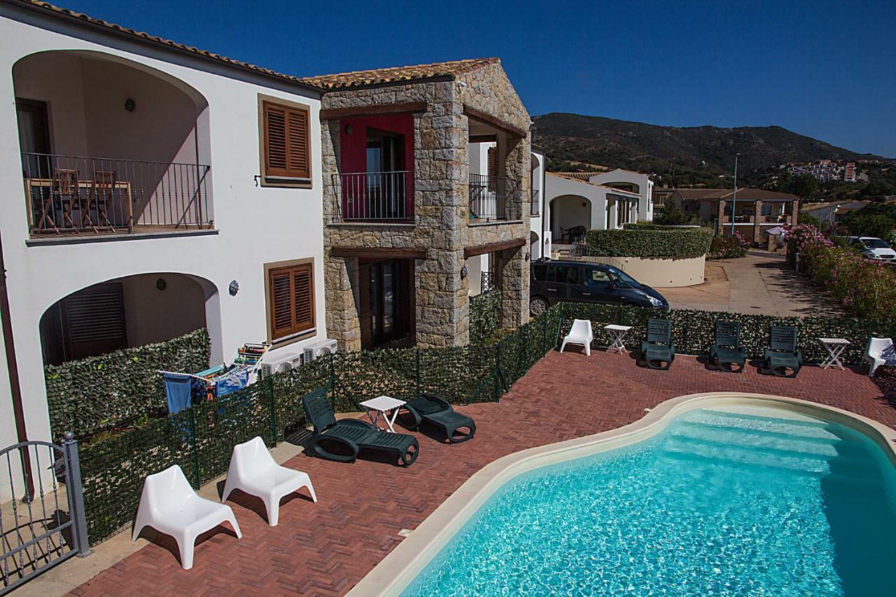 Gf Apartments La Vigna Badesi Luaran gambar